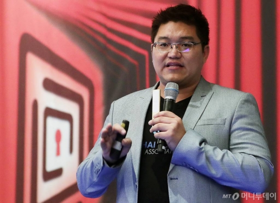  �ö� ������� �±� ����ũ ��ȸ ȸ���� 25�� ���� ���ǵ� �ܷ���ȣ�ڿ��� ���� �Ӵ������̵̹�� �۷ι� ���۷��� '2019 Ű�÷���-�а�����1 ��������� ����'���� '�±��� ����ũ ����Ͻ� ȯ��� ������ ���� �����'�� ���� ��ǥ�ϰ� �ִ�. / ����=��â�� ���� chmt@