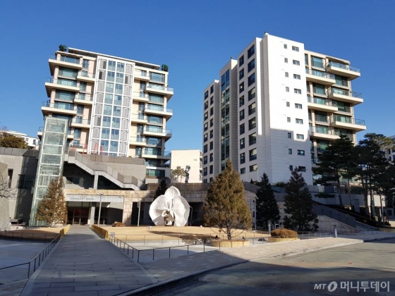 용산구 한남동 한남더힐 단지 내부 전경./사진=유엄식