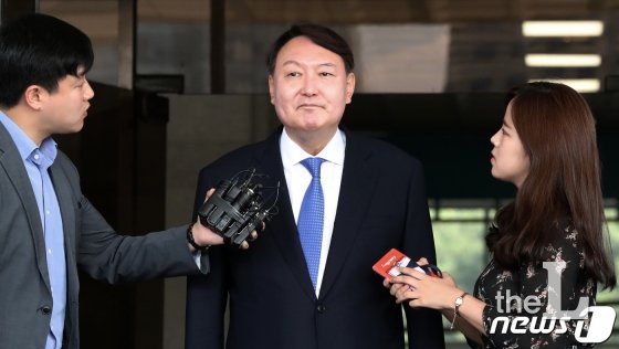 ìœ¤ì„ì—´ í•œì§ ì‹œì ˆì—ë„ í›„ë°°ë