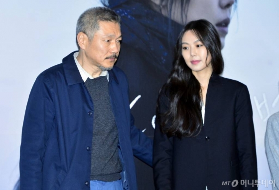 왼쪽부터 홍상수 감독, 배우 김민희./사진=뉴시스