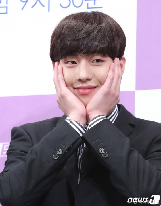 (서울=뉴스1) 권현진 기자 = 배우 안효섭이 3일 오후 서울시 강남구 임피리얼팰리스 호텔에서 열린 tvN 새 월화드라마 ‘어비스 : 영혼 소생 구슬’ 제작발표회에 참석해 포즈를 취하고 있다. '어비스:영혼 소생 구슬'은 '영혼 소생 구슬' 어비스를 통해 부활한 두 남녀가 자신을 죽인 살인자를 쫓는 내용을 그린 반전 비주얼 판타지다. 2019.5.3./뉴스1 <저작권자 © 뉴스1코리아, 무단전재 및 재배포 금지>