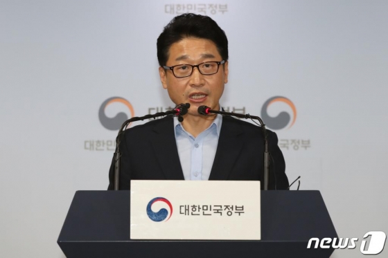 이호현 산업통상자원부 무역정책관이 12일 오후 서울 종로구 정부서울청사에서 한·일 양자실무협의 결과발표를 하고 있다. /사진=뉴스1