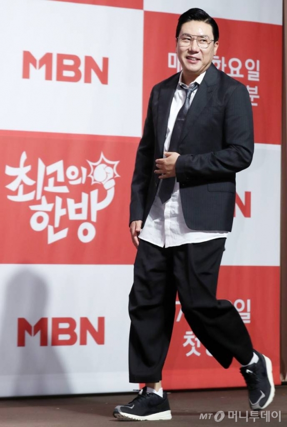 가수 이상민이 16일 오후 서울 중구 그랜드앰버서더호텔에서 진행된 MBN 예능 '최고의 한방' 제작발표회에 참석하고 있다. 2019-07-16 /사진=김휘선 기자
