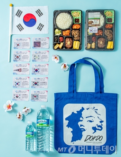 GS리테일은 내달부터 도시락에 태극기 스티커를 부착하고 고객에게 독도사랑 에코백을 제공하는 애국심 캠페인을 전개한다. /사진=GS리테일