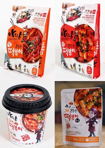 아딸 토마토 쌀 떡볶이, 밀 떡볶이 제품과 프리미엄 토마토 고추장 떡볶이 소스/사진제공=아딸