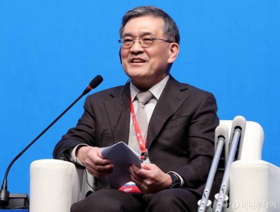 권오현 삼성전자 회장이 지난해 11월 20일 오후 서울 장충동 신라호텔에서 열린 '보아오 아시아 포럼 서울회의 2018'에서 연설하고 있다./사진=홍봉진 기자