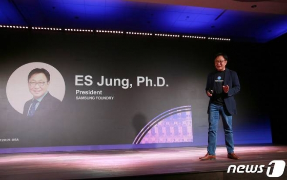 지난 5월14일(현지시간) 미국 산타클라라에서 열린 '삼성 파운드리 포럼 2019'에서 삼성전자 파운드리 사업부 정은승 사장이 기조 연설을 하고 있다. (삼성전자 제공) 2019.5.15/뉴스1