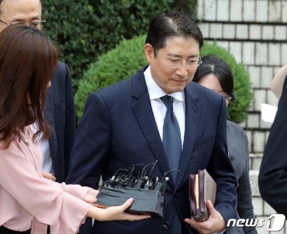 조현준 효성 회장이 6일 오전 서울 서초동 서울중앙지방법원을 나서고 있다. 2019.9.6/뉴스1 © News1 황기선 기자