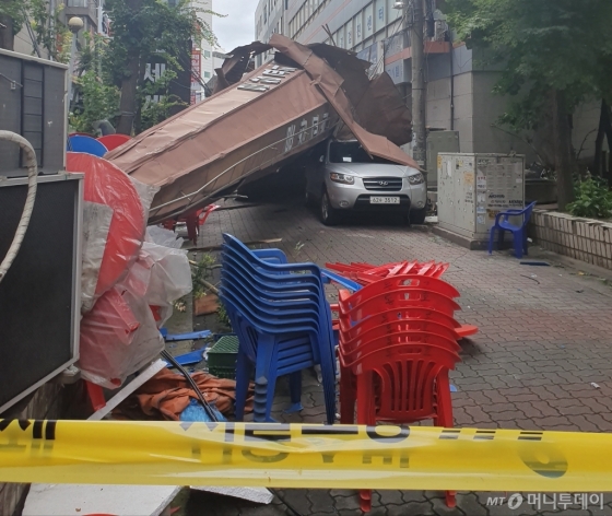 7일 오전 11시53분 서울 도봉구 창동 소재 교회 첨탑이 강풍에 붕괴됐다. /사진=김상준 기자