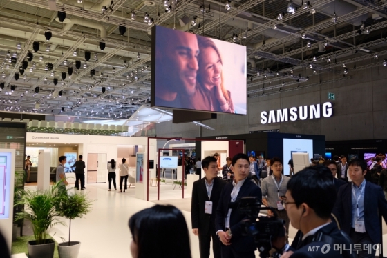 독일 베를린에서 열린 IFA 2019 삼성전자 전시관의 모습 /사진=박소연 기자