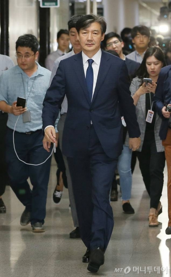 한국당 조국 키까지 검증? 한국당 조국 키까지 검증?