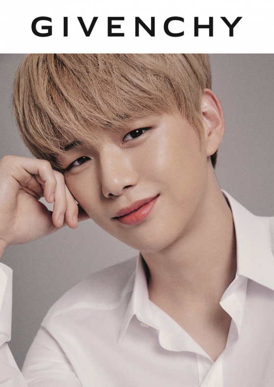 가수 강다니엘/사진제공=지방시 뷰티