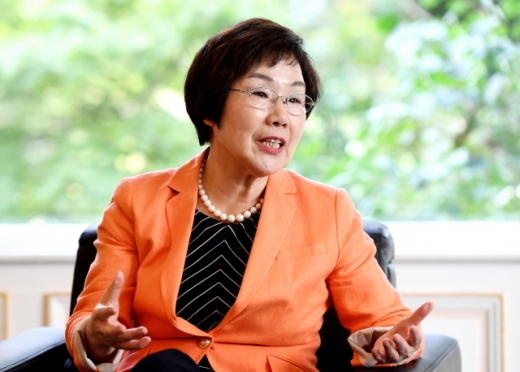 �̹̰� ����ī �̻����� ���� 19�� '���� ODA ����ȸ��'�� ���� ���� �Ե�ȣ�ڿ��� '�������'�� ��ġ�� �����ϰ� �ִ�. /����=�Ӵ�S �嵿�� ����