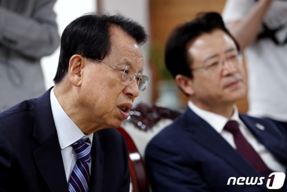 김삼환 명성교회 원로목사(좌측) / 사진 = 뉴스 1 제공