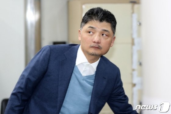 계열사 5곳을 신고 누락한 혐의를 받는 김범수 카카오 의장. 2019.3.26/뉴스1 © News1 안은나 기자