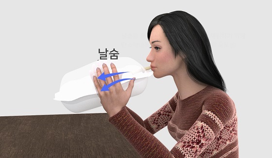 가스 센서에서 분석할 날숨을 채취하는 과정을 설명한 CG 캡처 사진/사진=ETRI