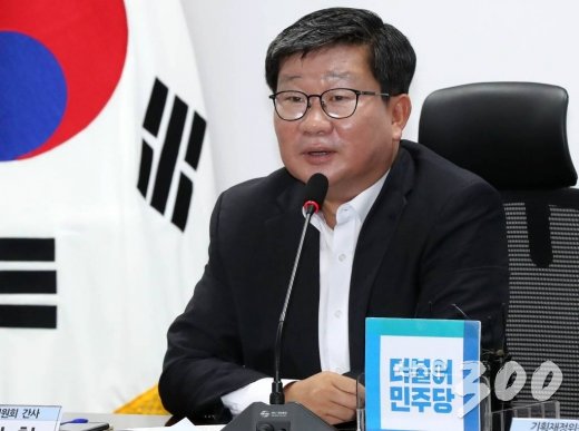  더불어민주당 전해철 의원이 26일 오전 서울 여의도 국회 의원회관에서 열린 2020 예산안 편성 당정협의에서 발언하고 있다./사진=홍봉진 기자