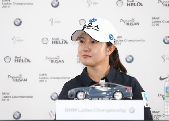 경기 마치고 인터뷰하는 이승연./사진=KLPGA