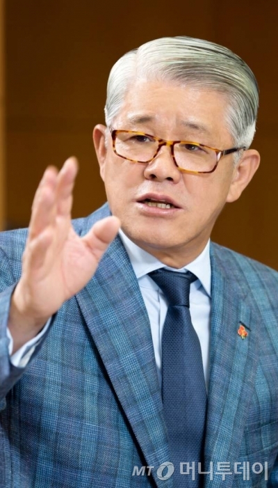 최신원 SK네트웍스 회장 / 사진제공=SK네트웍스