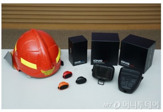 삼성전자가 개발한 열화상 카메라와 재난현장 통신장비/사진제공=삼성전자