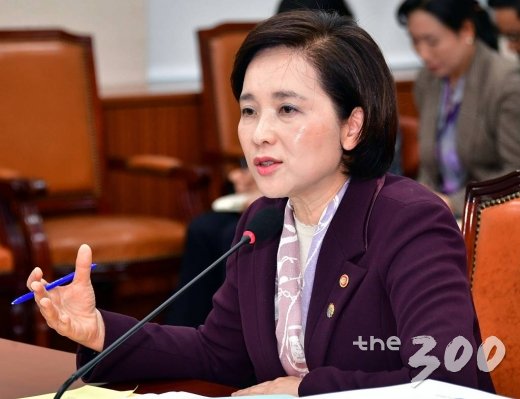 유은혜 사회부총리 겸 교육부 장관이 8일 오전 서울 여의도 국회에서 열린 교육위원회 전체회의에서 의원 질의에 답변하고 있다./사진=홍봉진 기자