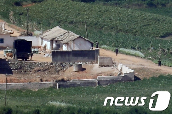 경기 파주 오두산전망대에서 바라본 북한 황해북도 개풍군 일대. 2017.9.14/뉴스1 © News1 민경석 기자
