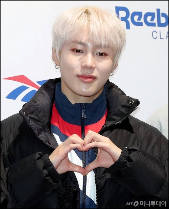 그룹 워너원 하성운이 지난해 11월11일 오후 서울 광진구 세종대학교 대양홀에서 열린 '리복클래식 X 워너원 팬 이벤트'에 참석해 포즈를 취하고 있다./사진=김창현 기자
