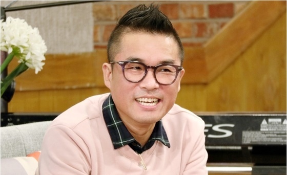 김건모, 3년 전 유흥업소 종업원 성폭행의혹 검찰 피소 - 머니투데이 김건모, 3년 전 유흥업소 종업원 성폭행의혹 검찰 피소 - 머니투데이