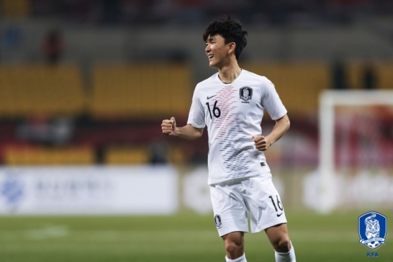 11일 홍콩을 상대로 선취골을 넣은 뒤 기뻐하는 황인범. /사진제공=대한축구협회<br>
