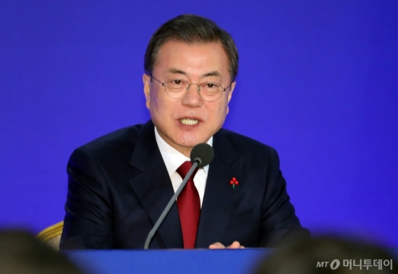 문재인 대통령이 14일 청와대 영빈관에서 열린 2020 대통령 신년기자회견에 참석해 발언을 하고 있다. /사진제공=뉴시스