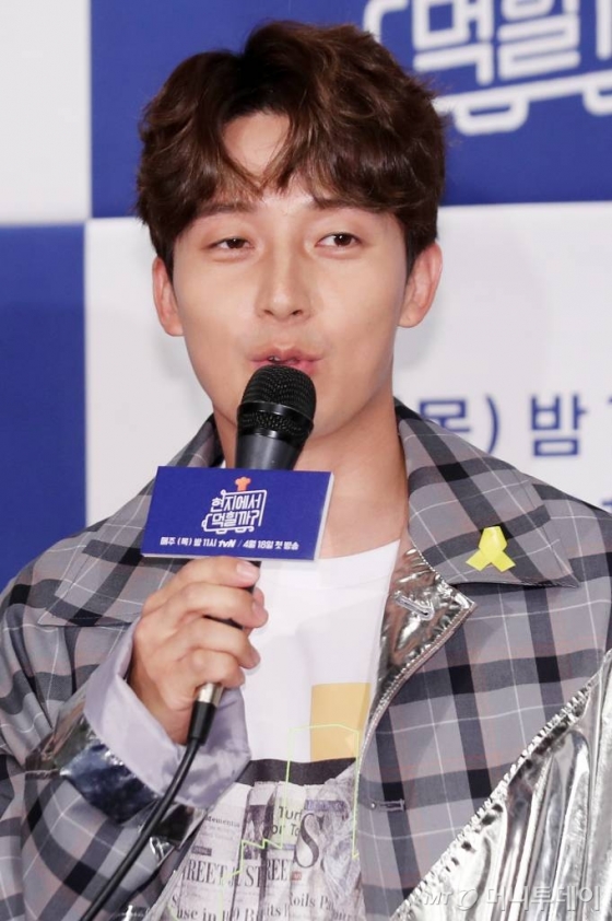 개그맨 허경환이 16일 오후 서울 영등포구 켄싱턴호텔에서 진행된 tvN 예능 '현지에서 먹힐까? 미국편' 제작발표회에 참석해 질의응답을 하고 있다. 2019-04-16 / 사진=김휘선 기자 hwijpg@