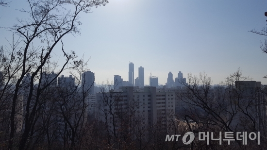 양천구 목동 용왕산 근린공원에서 바라본 목동 신시가지 모습 /사진=송선옥 기자