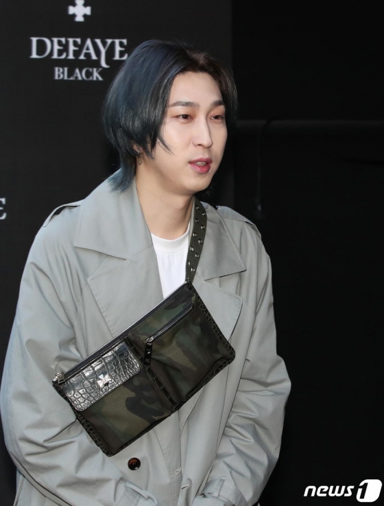(서울=뉴스1) 권현진 기자 = 가수 슬리피가 8일 오후 서울 강남구 청담동 한 매장에서 열린 패션 브랜드 포토행사에 참석하고 있다. 2019.10.8/뉴스1 <저작권자 © 뉴스1코리아, 무단전재 및 재배포 금지>