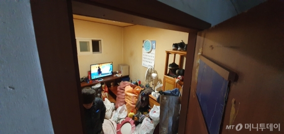 20일 오전 11시30분 서울 영등포구 영등포역 인근 쪽방촌 모습. /사진=최동수 기자