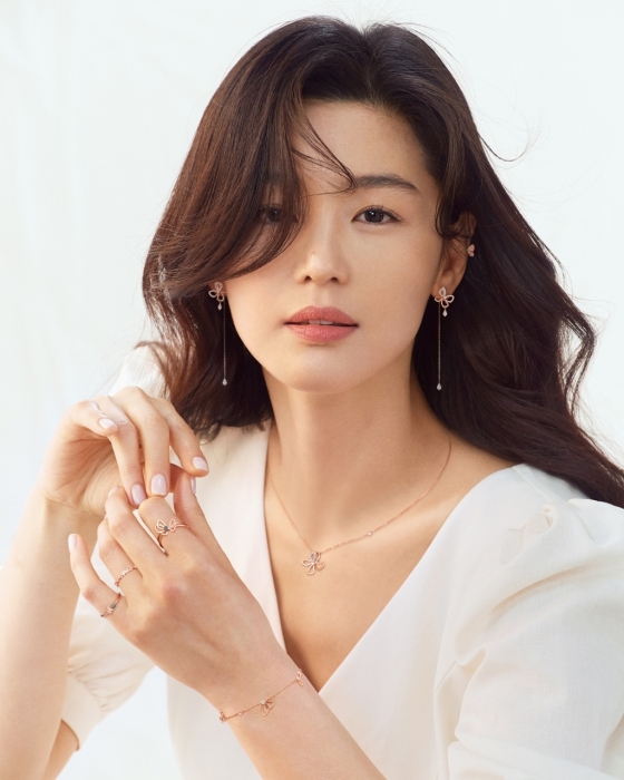 배우 전지현/사진제공=스톤헨지