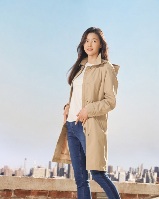 배우 전지현/사진제공=네파