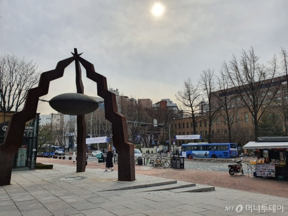 24일 지난주까지 신천지 선교활동이 이어졌던 혜화역 마로니에공원 /사진=정경훈 기자