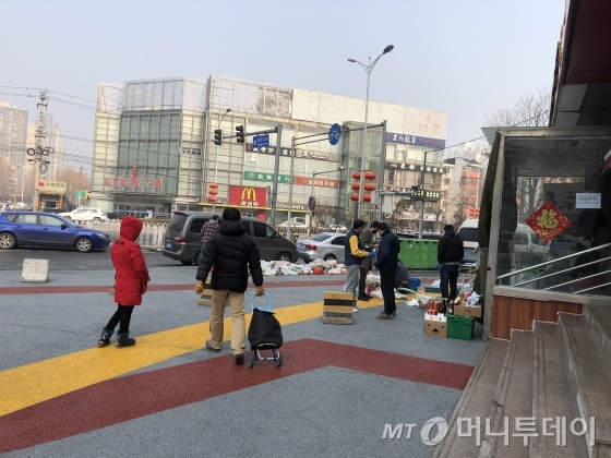 "이젠 중국이 한국인 격리" 돌아갈 주재원 가족들 어쩌나