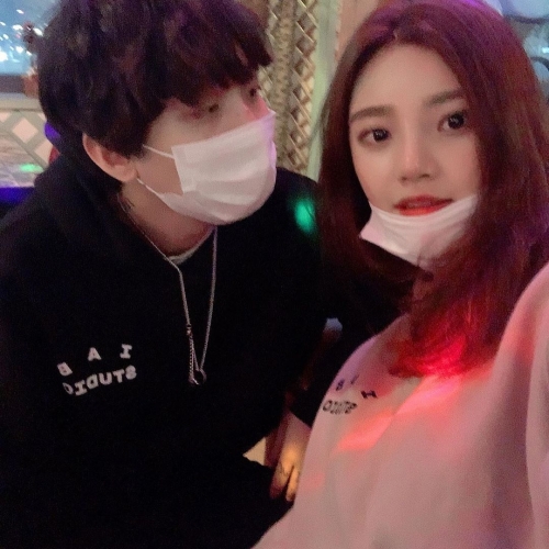 왼쪽부터 래퍼 해쉬스완, 승무원 윤길영./사진=해쉬스완 인스타그램