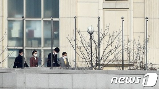 [사진] 이만희 총회장, 기자회견 마친 후 평화의 궁전으로