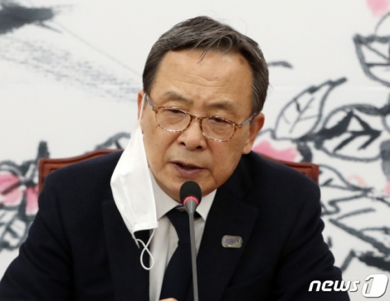 신세돈 미래통합당 공동선대위원장이 26일 오전 서울 여의도 국회에서 열린 중앙선거대책위원회의에서 모두발언을 하고 있다/사진=뉴스1