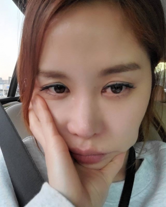 채리나는 지난 9일 자신의 인스타그램에 "걱정 많이 해주시고 응원해주셨는데.. 힝.. 미안해용"이라는 글과 함께 사진과 영상을 게재했다./사진=채리나 인스타그램 캡처