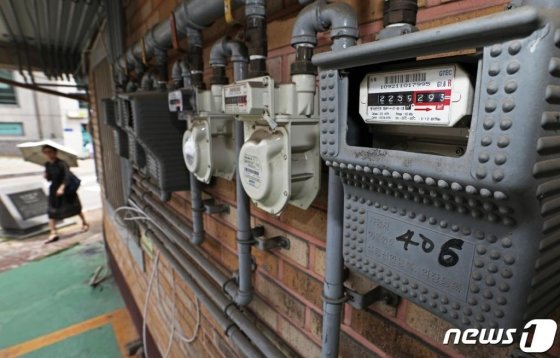 서울 종로구의 한 주택가에 설치된 도시가스 계량기. 2019.7.8/뉴스1
