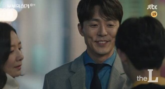 부부의 세계 9화에서 김윤기가 여병규를 따로 만나는 장면이 방영되면서 그의 정체에 대한 궁금증이 폭발했다. /사진=부부의 세계 9화 방송 캡처 (본 칼럼과 사진은 무관)