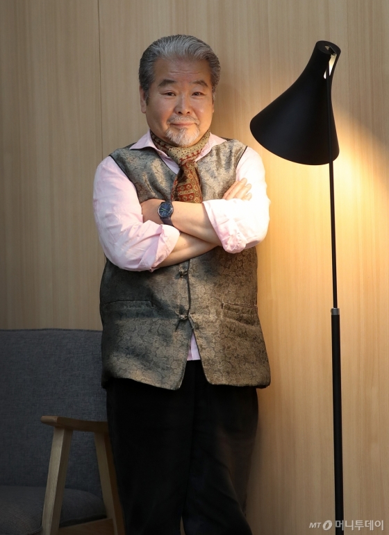 올해 데뷔 63주년을 맞은 사물놀이 창시자 김덕수는 지난 인생에서 가장 환희에 찬 순간을 5세 때 첫 무대를, 가장 절망적인 순간을 아끼던 동료의 죽음을 꼽았다. /사진=김휘선 기자<br>