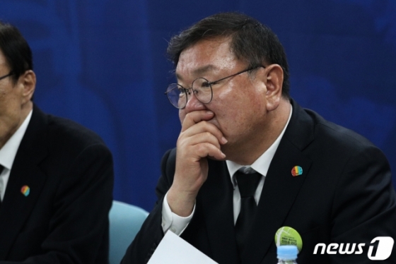 김태년 더불어민주당 원내대표가 지난 18일 오후 광주 동구 전일빌딩245에서 열린 현장최고위원회에서 생각에 잠겨 있다. /사진=뉴스1.