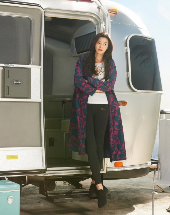 배우 전지현/사진제공=네파