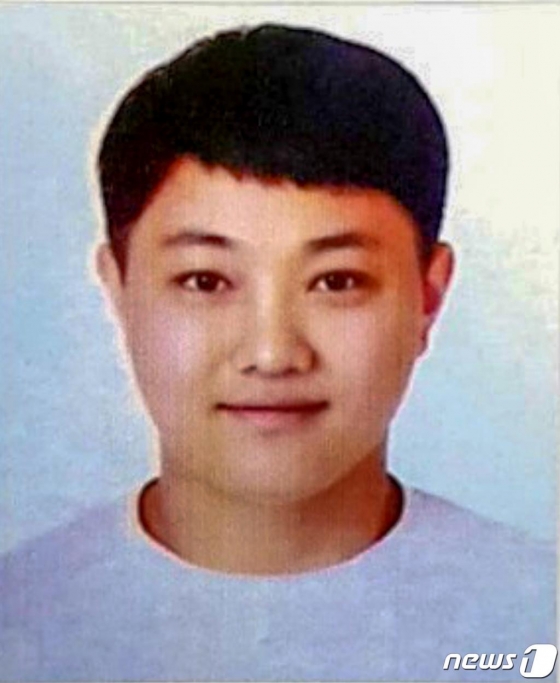 전북 전주와 부산에서 실종된 여성 2명을 연쇄 살해한 피의자 최신종./사진=뉴스1, 전북지방경찰청