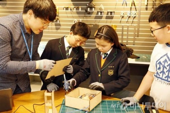"CMS에듀 영재교육, 이제 해외에서도 받는다"