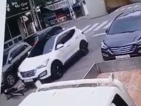 26    ʵб ̺ȣ SUV  Ÿ ź ʵл θ  ϸ ̹޴  ߻ߴ. /=¶ Ŀ´Ƽ ĸó